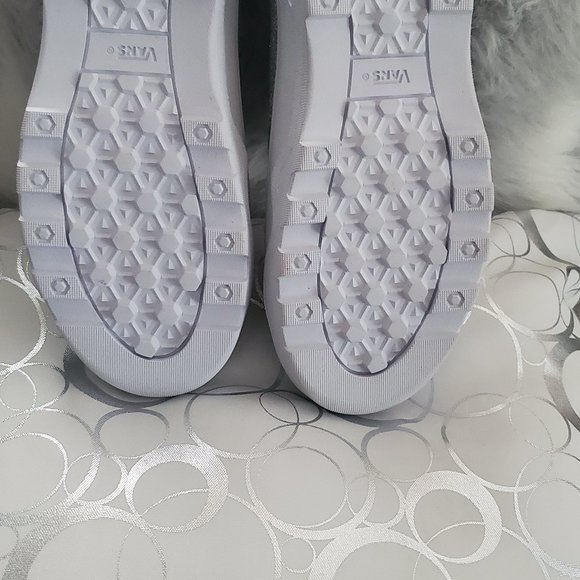 Vans - Picture 3 of 3